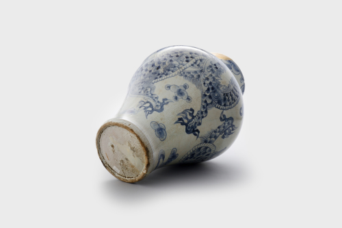 Korea%2C%20Gyeonggi-do%20province%2C%20Gwangju%2C%20Bunwon%20kiln%2C%20%3Cb%3E%3Ci%3E%20Storage%20jar%20with%20design%20of%20two%20dragons%20chasing%20flaming%20pearls%3C%2Fi%3E%3C%2Fb%3E%2C%2019th%20century%2C%20porcelain%20with%20decoration%20painted%20in%20cobalt%20blue%20under%20transparent%20glaze%2C%20Gift%20of%20Robert%20and%20Sandra%20Mattielli%20in%20honor%20of%20Donald%20Jenkins%2C%20public%20domain%3B%20images%20Courtesy%20of%20Korean%20National%20Research%20Institute%20for%20Cultural%20Heritage%2C%202004.7.10